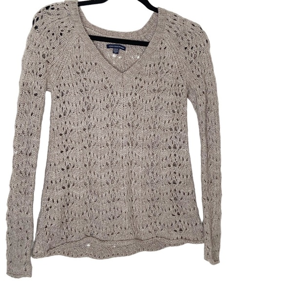 American Eagle outfitters V neck sweater. Size XS - Picture 4 of 7